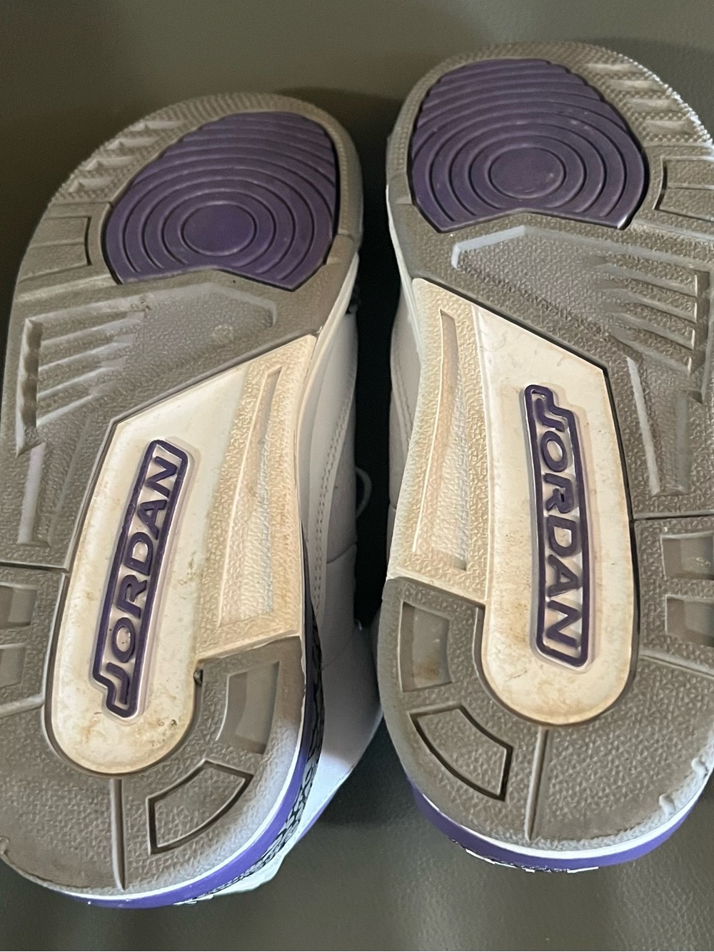 Big Kid Nike Air Jordan - Picture 4 of 5